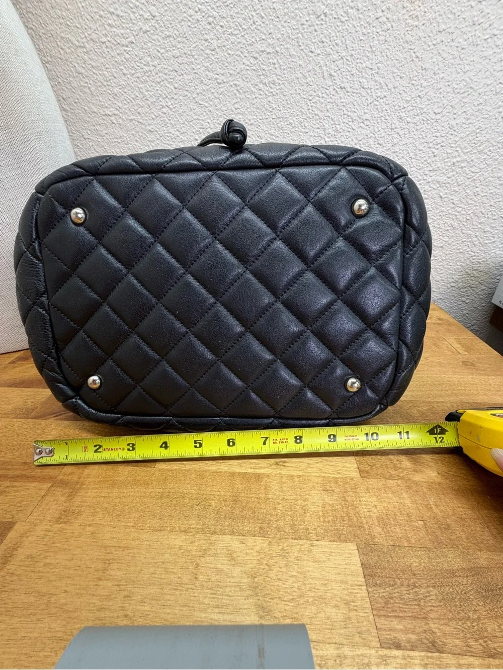 Bimba y Lola Summer 2010 Black Quilted Leather Drawstring Bucket Shoulder Bag - Picture 9 of 13